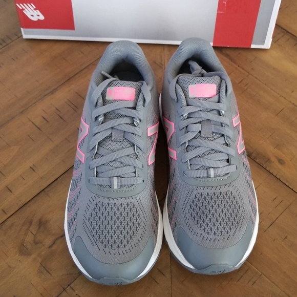 🆕️ Girls New Balance Shoes - Picture 8 of 8